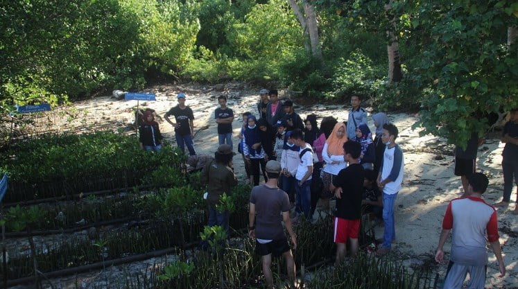 Edukasi Penanaman Mangrove