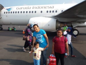 Tips Naik Pesawat Terbang Bersama Anak Supaya Nyaman