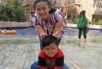 Mami dan VTJ Gemes di Liburan Slanik Waterpark Lampung